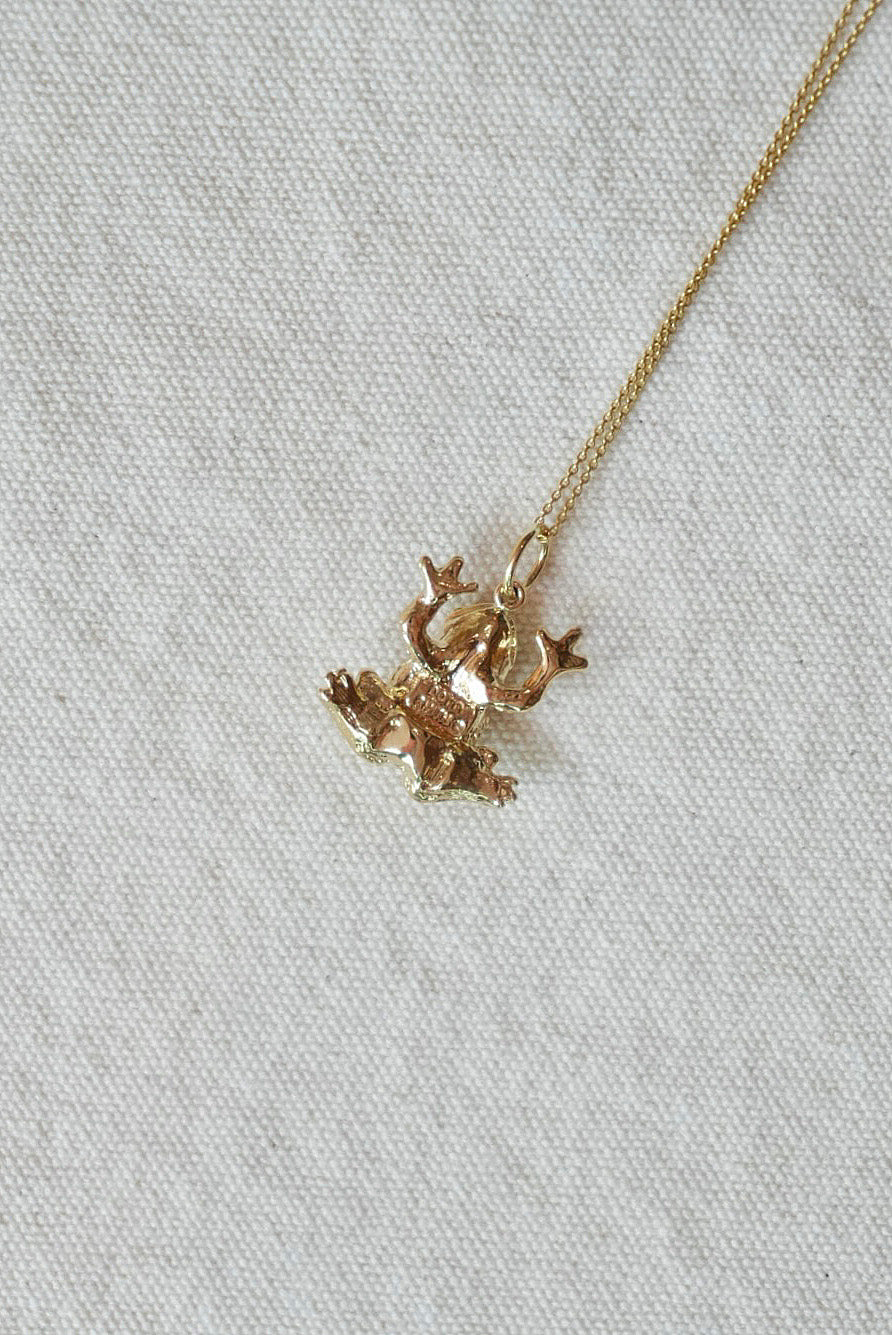 “Bad Bunny” Inspired Emerald Frog Necklace