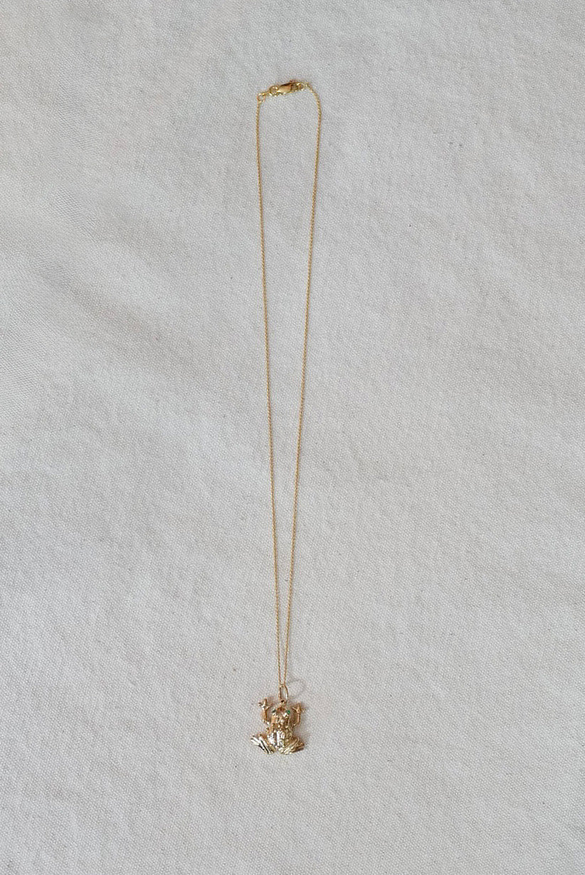 “Bad Bunny” Inspired Emerald Frog Necklace