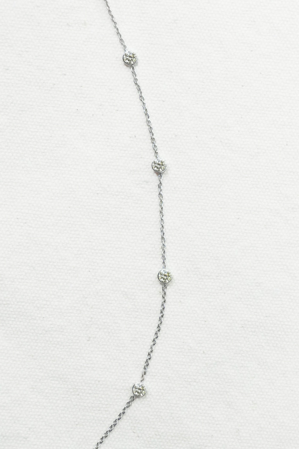 18k White Gold Diamond Bezel Necklace