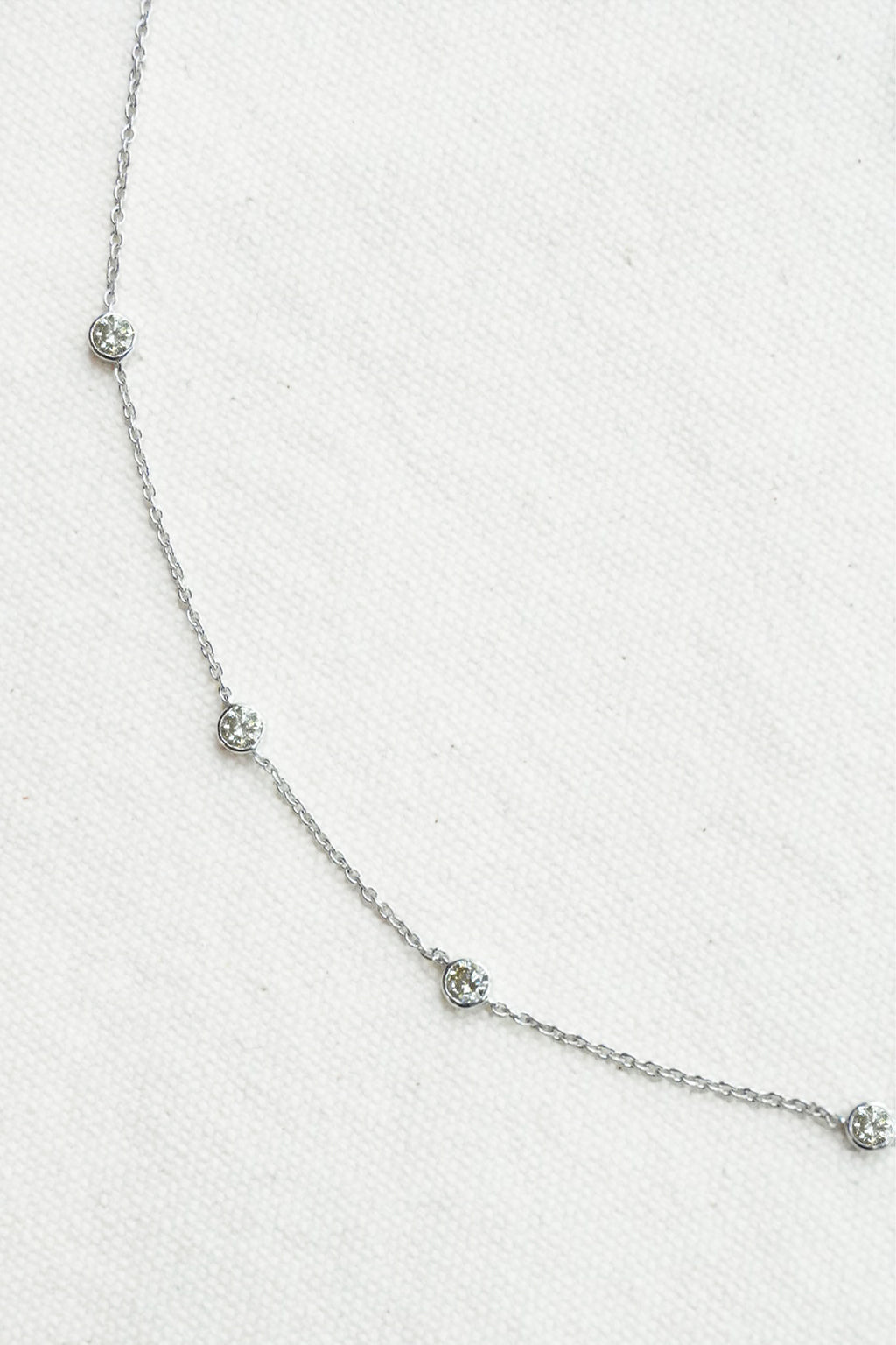 18k White Gold Diamond Bezel Necklace